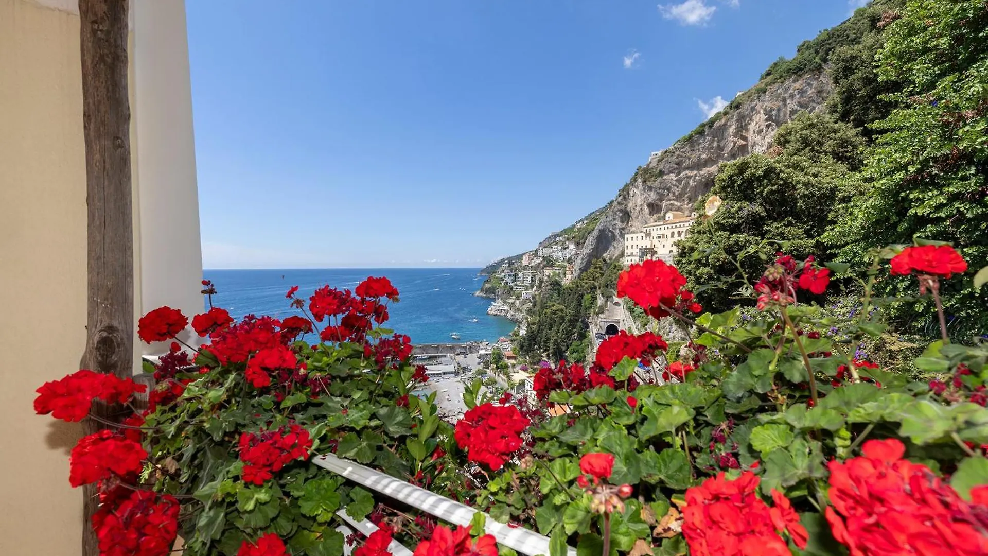 Apartments Amalfi Design Sea View Accessible By 250 Steps