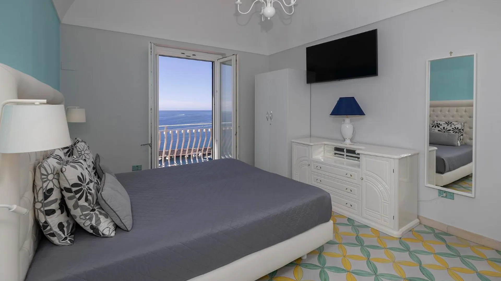 Apartments Amalfi Design Sea View Accessible By 250 Steps